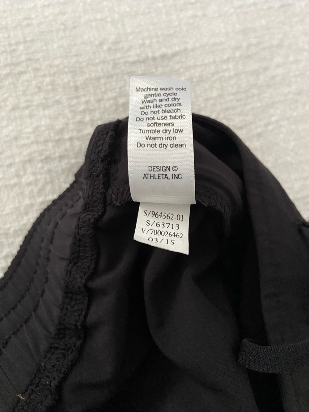 Athleta Women’s Athletic Pants with Zip Pockets and Adjustable Ankles Size 10 - Picture 8 of 8